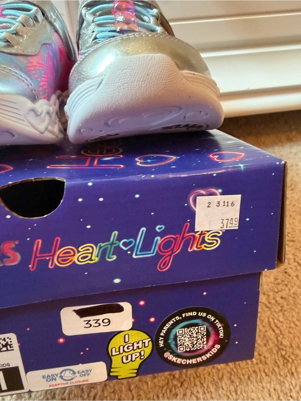NWT Sketchers girls Heart Lights Heart Jewels size 1 pink blue sneakers shoes - Picture 4 of 9